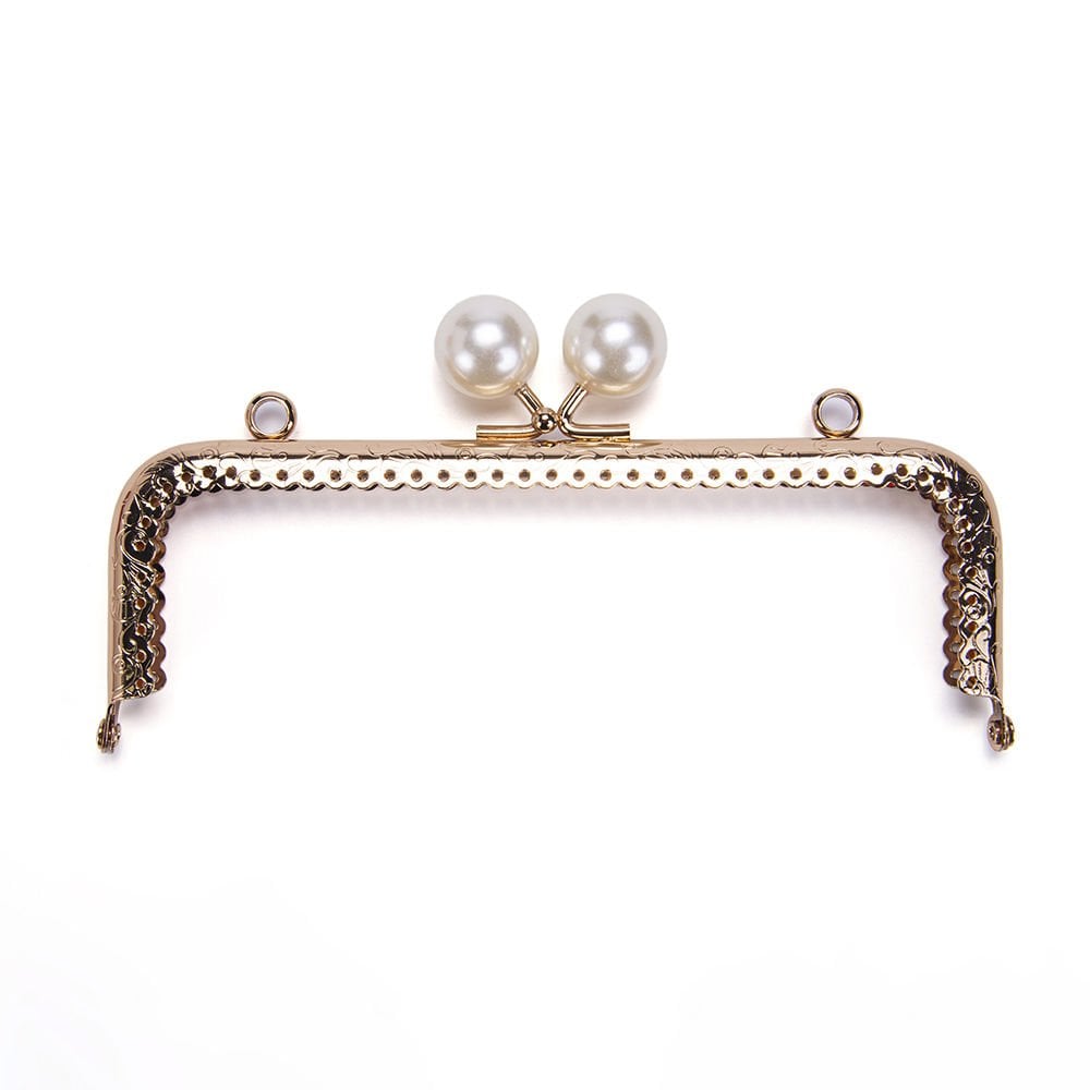 RECTANGLE WHITE BEADED BAG FRAME 16.5 CM ROSE