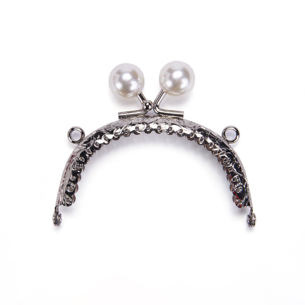 OVAL WHITE BEADED BAG FRAME 8.5 CM SILVER