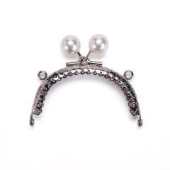 OVAL WHITE BEADED BAG FRAME 8.5 CM SILVER