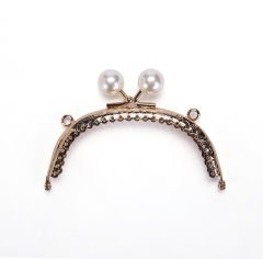 OVAL WHITE BEADED BAG FRAME 10.5 CM ROSE