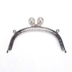 OVAL WHITE BEADED BAG FRAME 16.5 CM SILVER