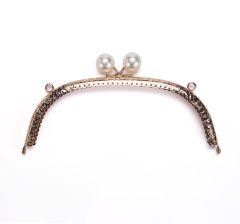 OVAL WHITE BEADED BAG FRAME 20.5 CM ROSE