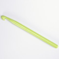 YARNART PLASTIC CROCHET HOOK 9 MM - GREEN