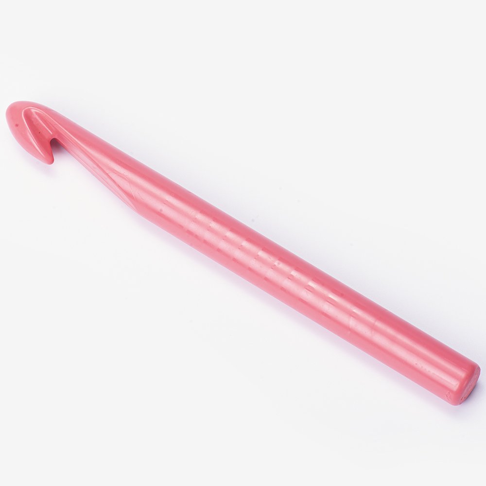 YARNART PLASTIC CROCHET HOOK 15 MM - PINK