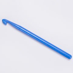 YARNART PLASTIC CROCHET HOOK 9 MM - BLUE